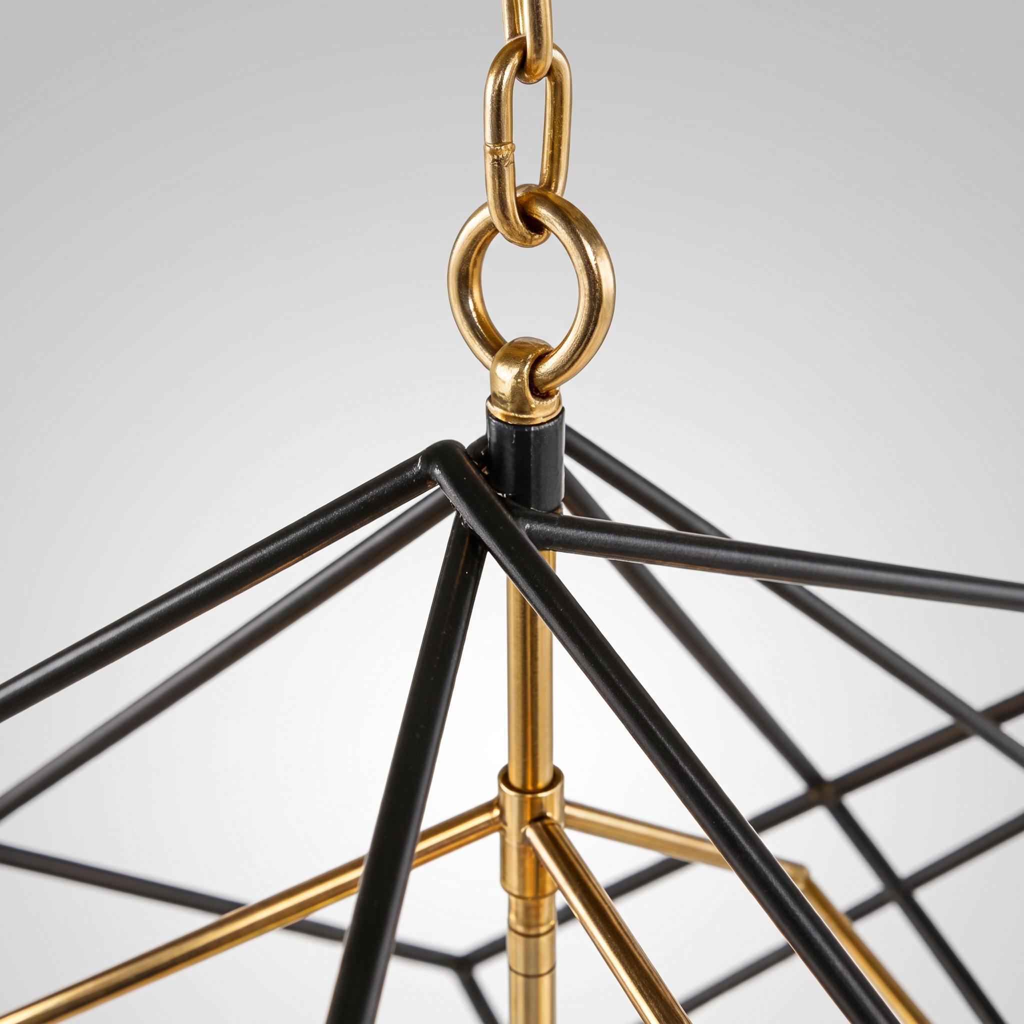 Detail of the Ferrostell hanging chain and canopy