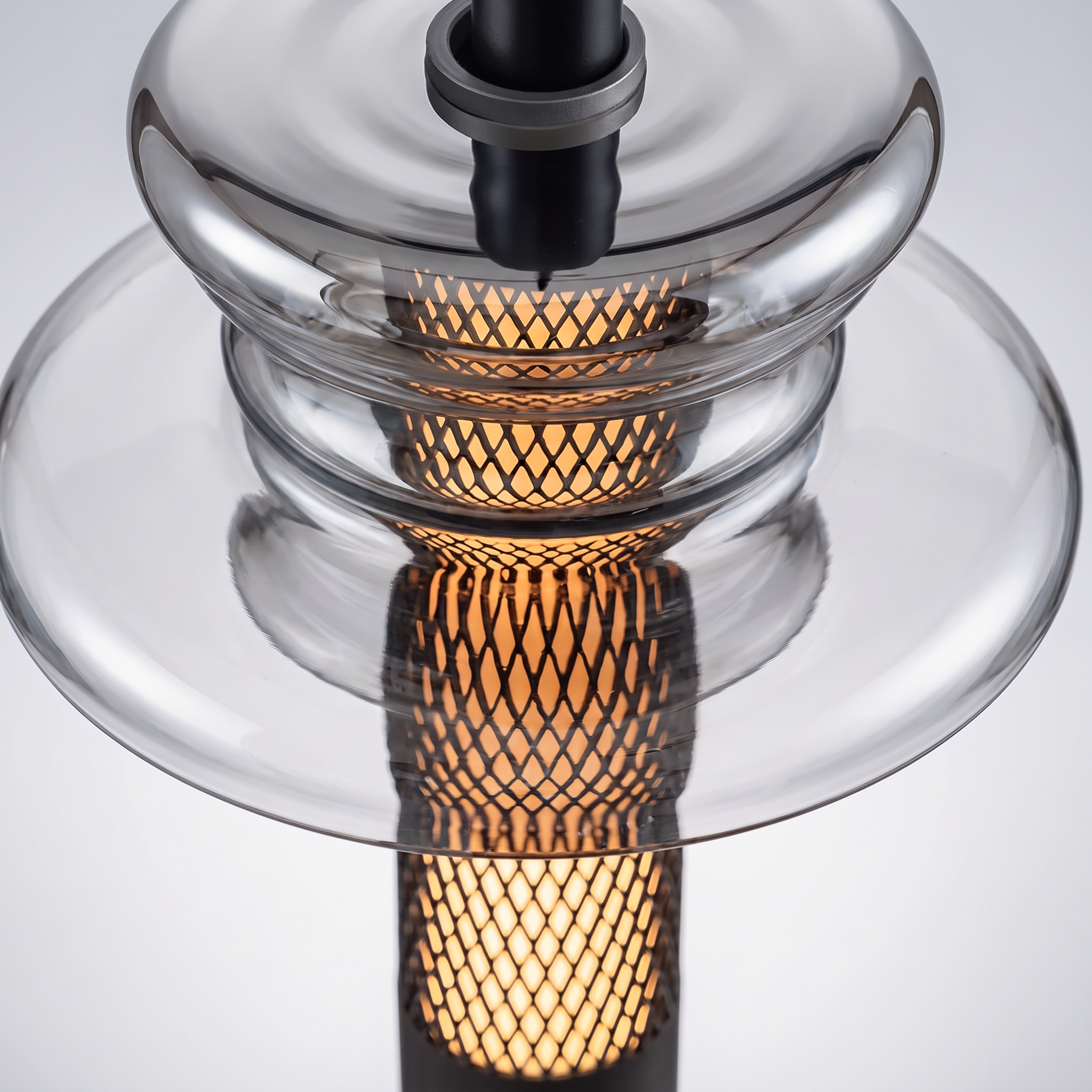 Detail of the Solvane chrome tiers